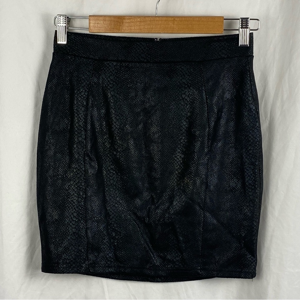 Privy Women’s Black Snake Abstract Print Bodycon Mini Skirt Size Medium